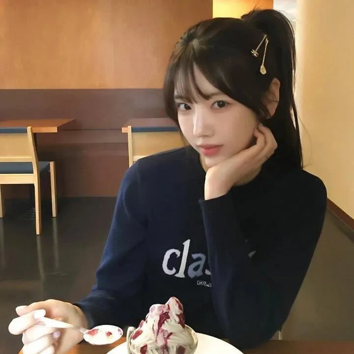 背后有人